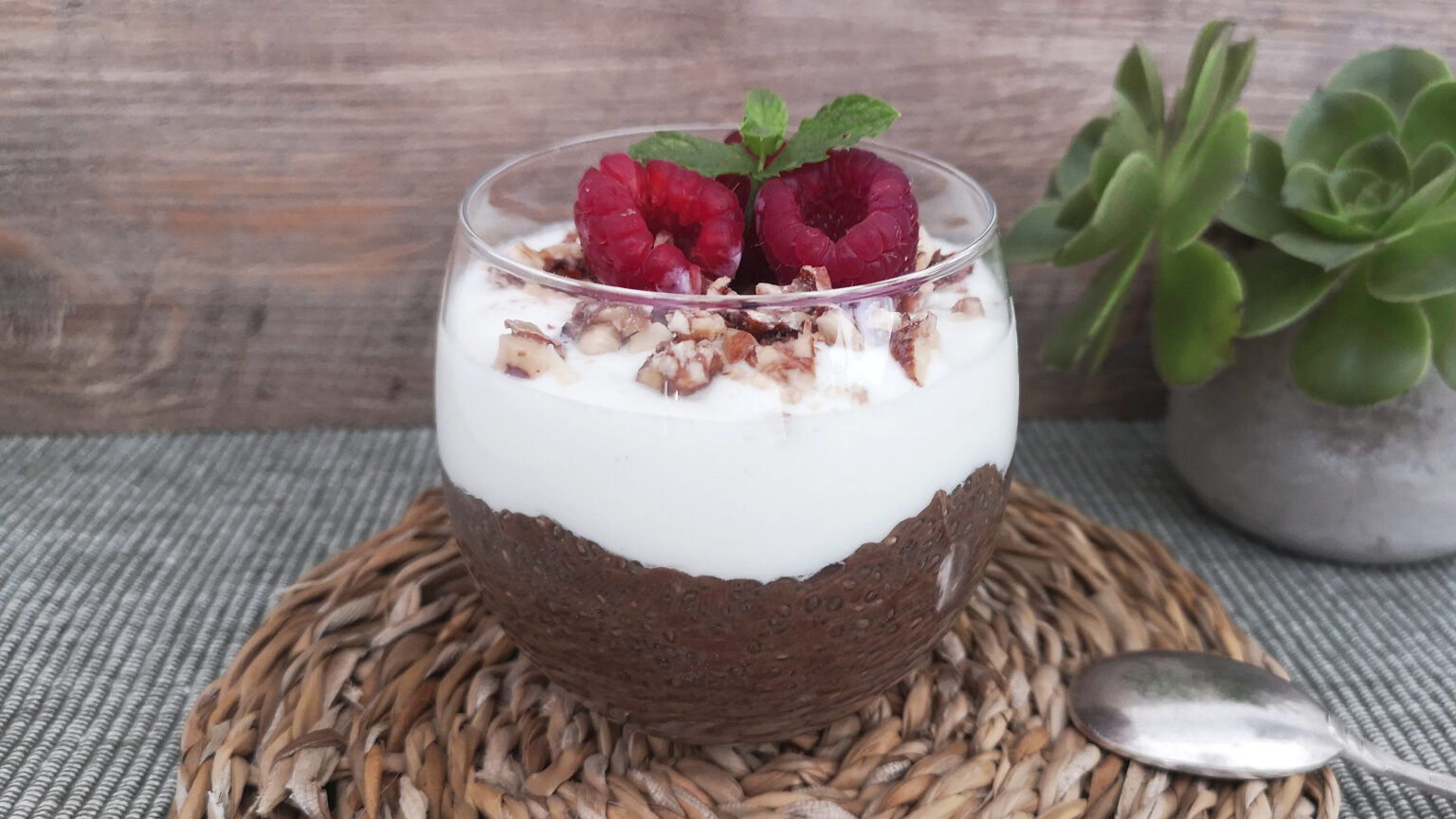 Keto chia pubbing al cioccolato