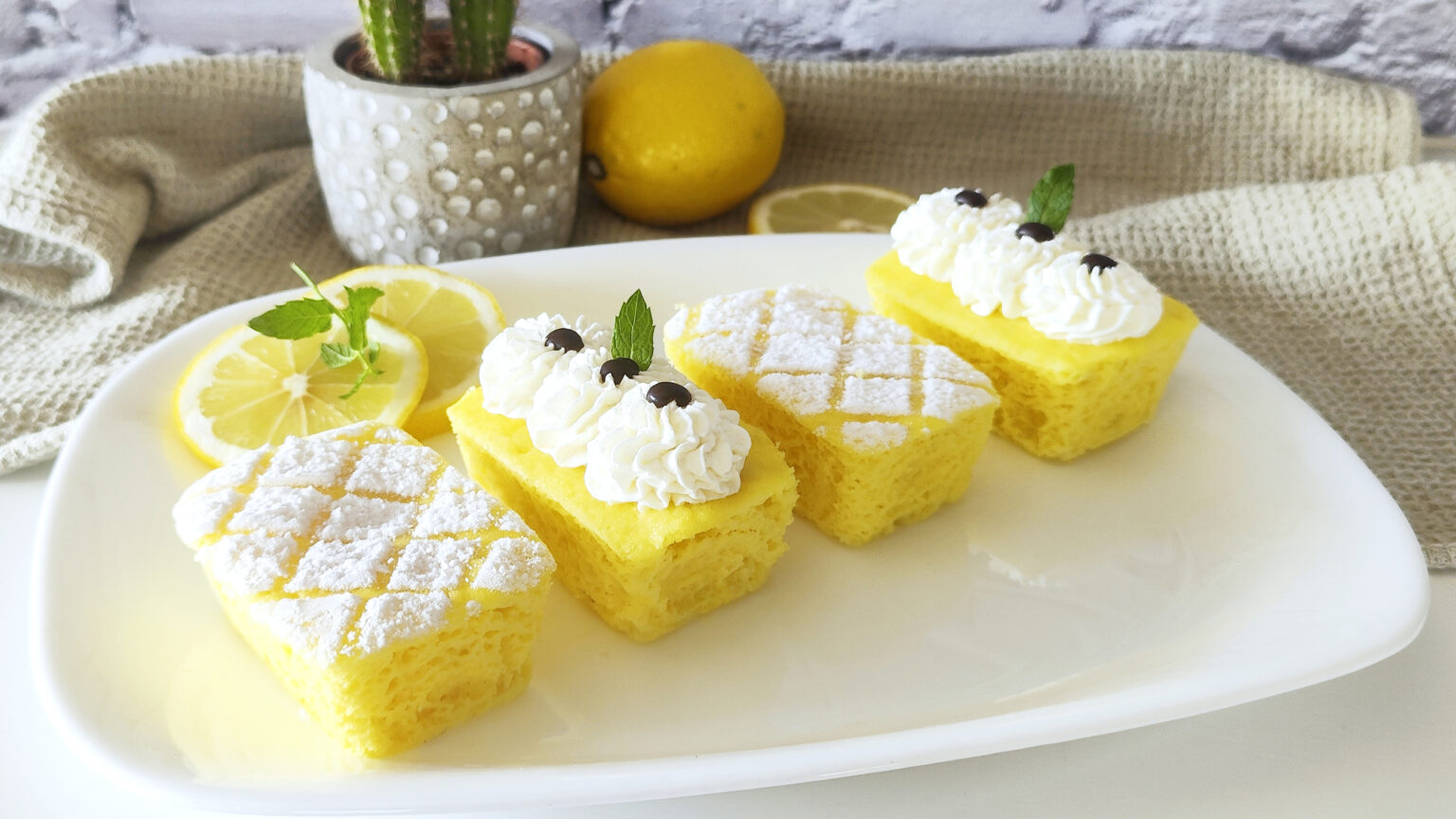 Mini Plumcake chetogenici cocco e limone al microonde