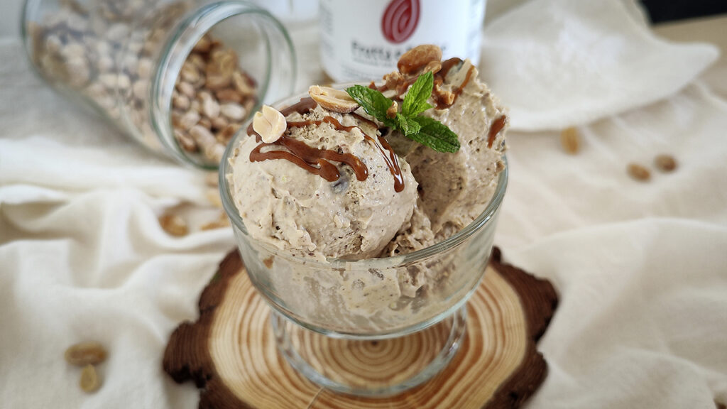 Gelato keto al burro di arachidi senza gelatiera