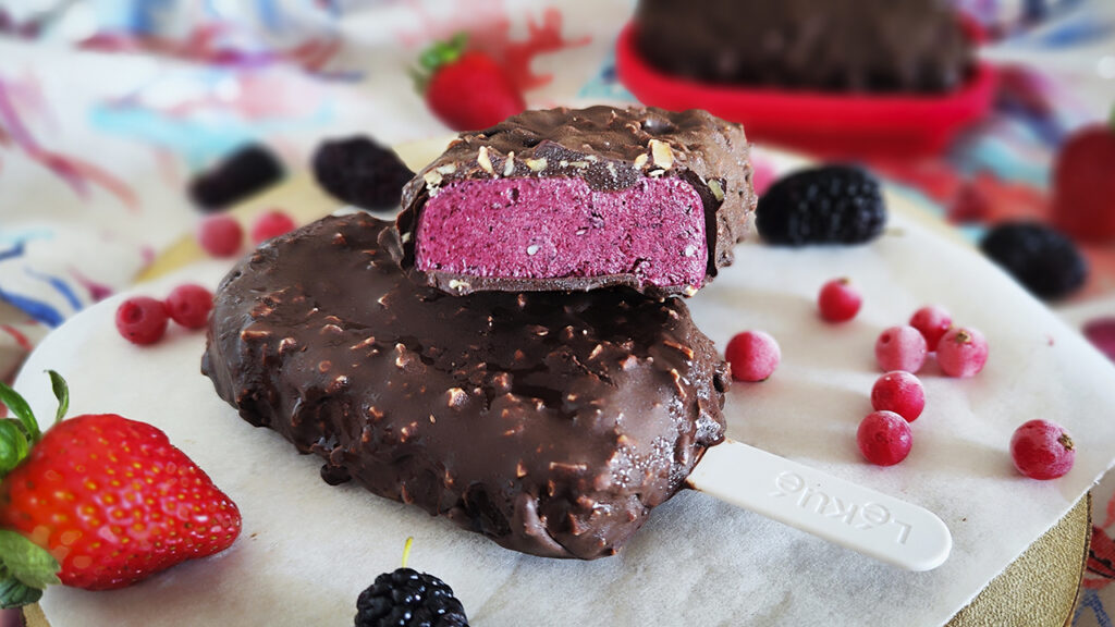Gelato keto tipo Magnum ai frutti di bosco