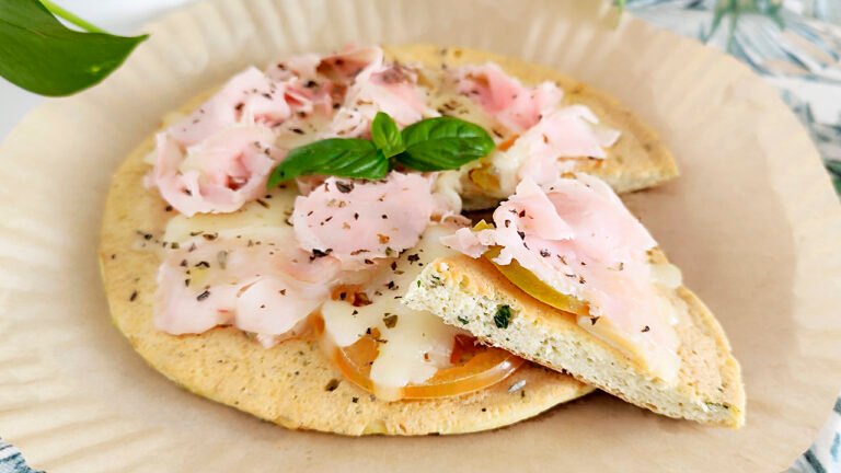 Pizza di frittata keto in padella