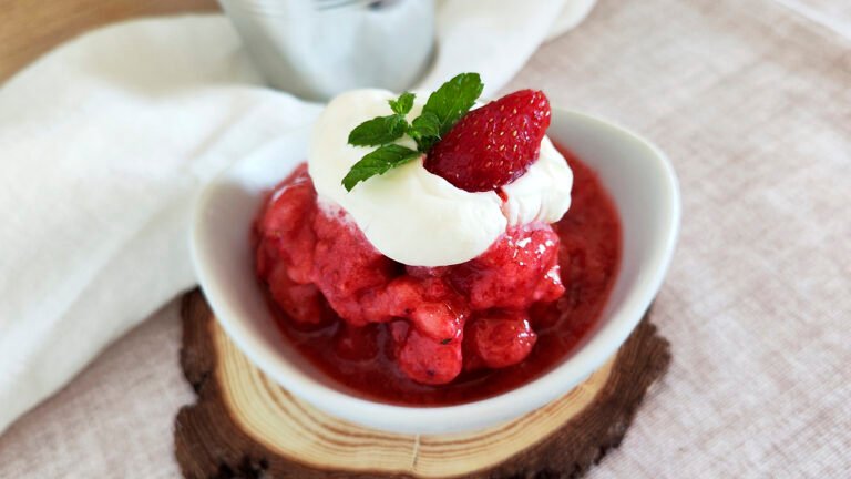 Granita keto alla fragola: ricetta con 2 ingredienti Granita keto alla fragola