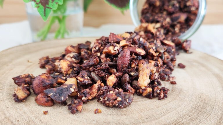 Granola keto al cacao in padella