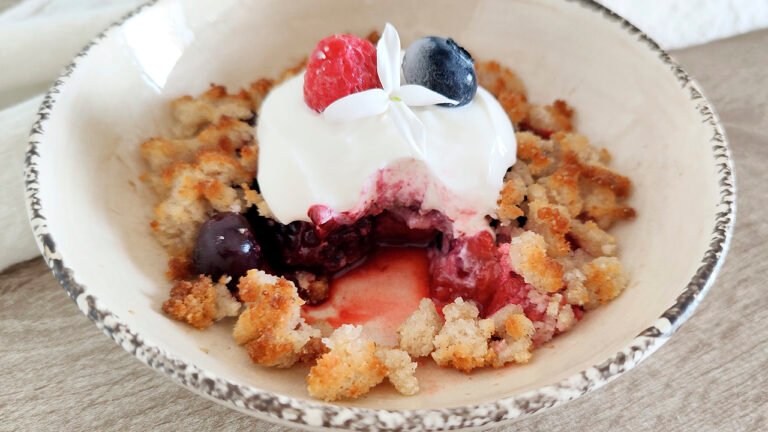 Crumble ai frutti di bosco keto Crumble ai frutti di bosco keto