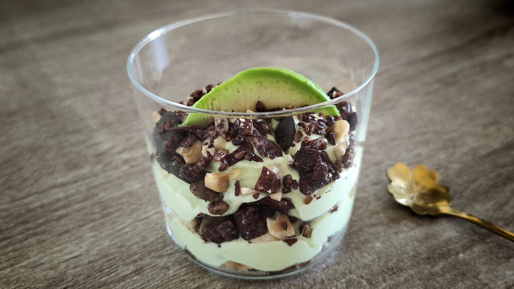 Dessert keto all'avocado