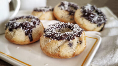 Ciambelle keto cocco e cioccolato