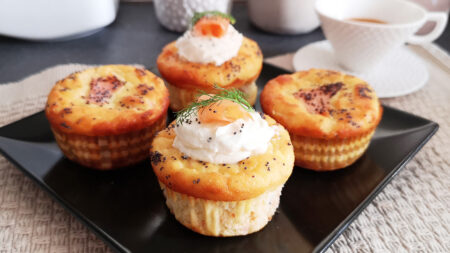 Muffin salati keto al salmone