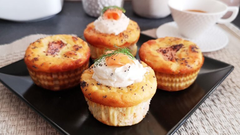 Muffin salati keto al salmone: una ricetta semplice e gustosa Muffin salati keto al salmone