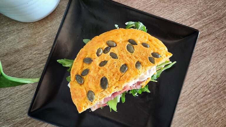 Pane keto con zucca in padella Pane keto con zucca in padella