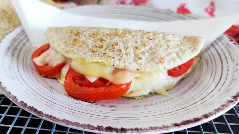 Piadina chetogenica con farina di mandorle