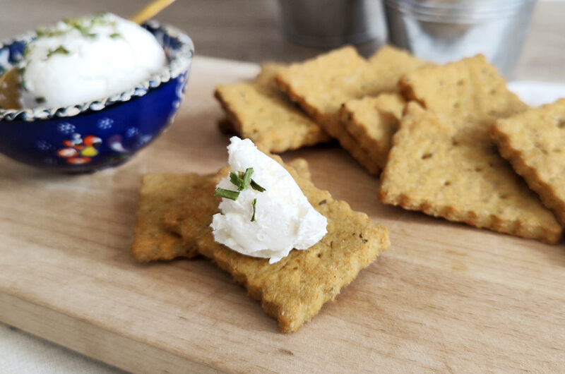 Biscotti salati keto con albumi cotti