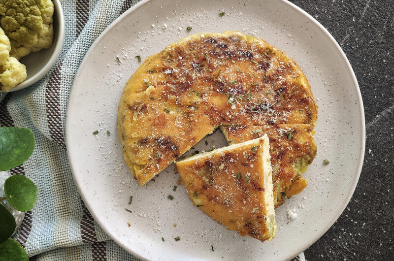 Torta salata keto di cavolfiore in padella