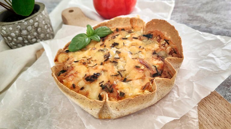Torta salata keto con piadina