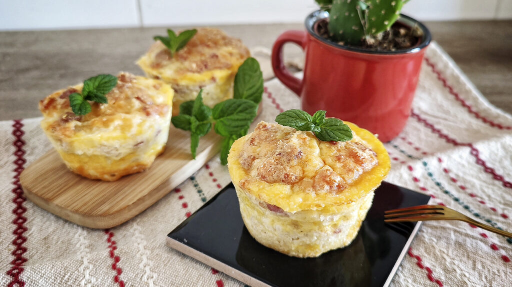 Muffin keto di spaghetti konjac alla carbonara