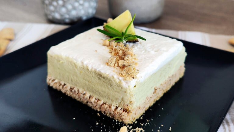 Cheesecake keto all'avocado senza cottura