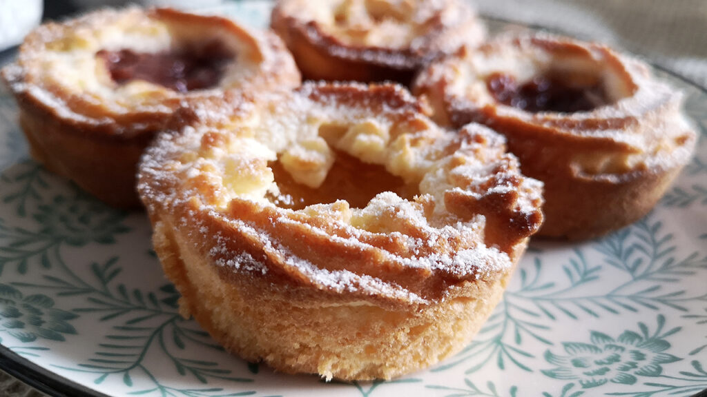 Crostatine keto di pasta frolla montata