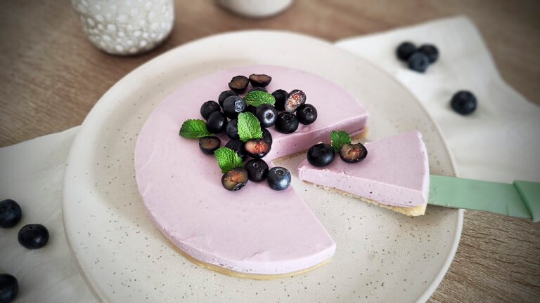 Cheesecake ai mirtilli chetogenica senza cottura