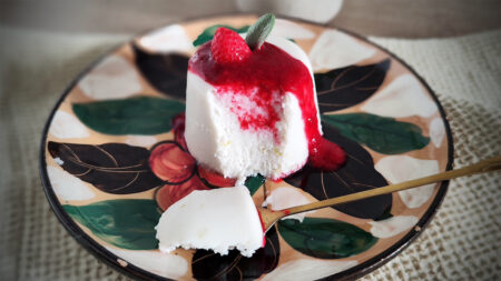 Dolce chetogenico estivo al cocco