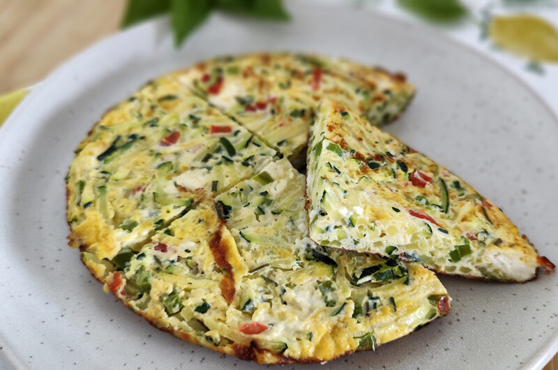 Frittata keto estiva con verdure e feta