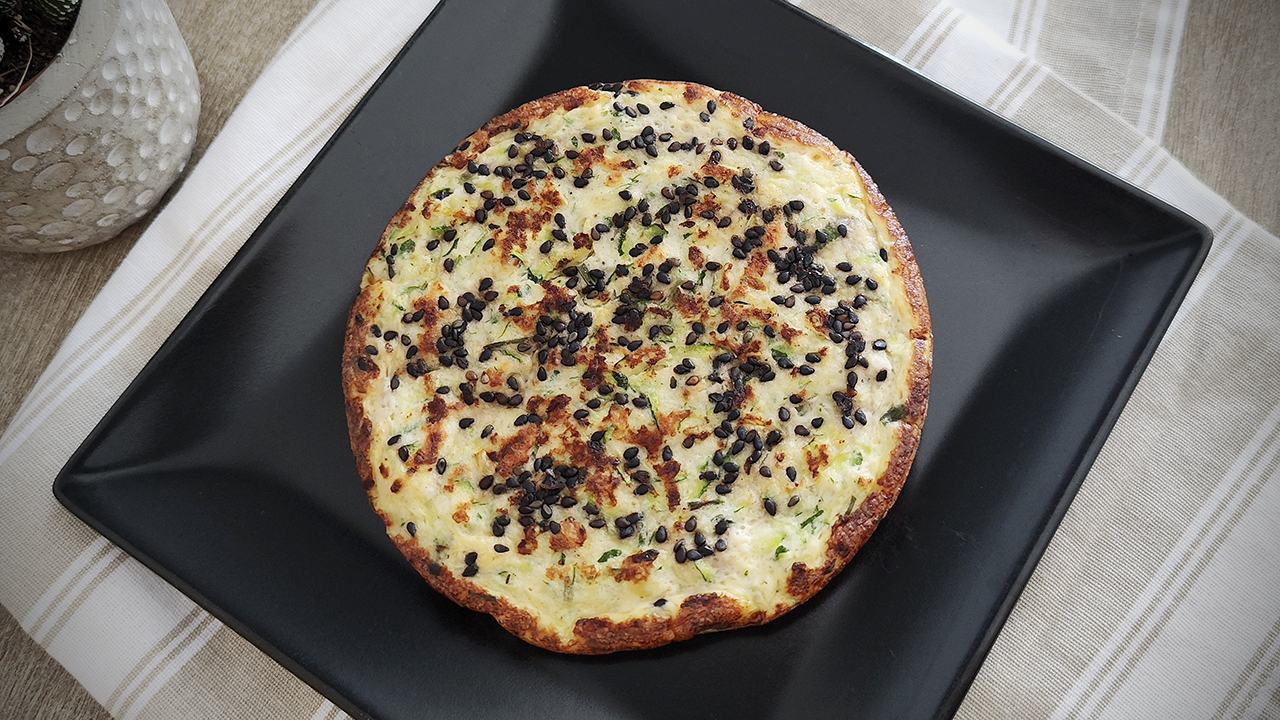 Pancake keto salato alle zucchine
