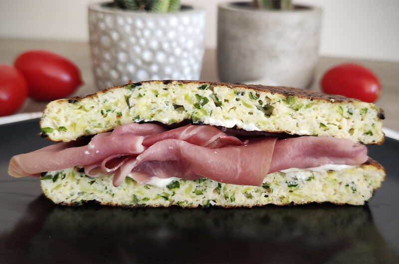 Pancake keto salato alle zucchine