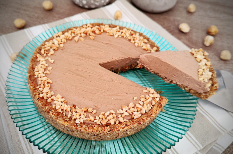 Crostata keto estiva alle nocciole senza cottura
