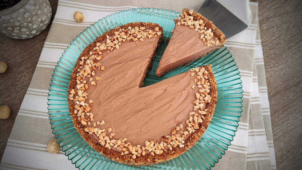 Crostata keto estiva alle nocciole senza cottura