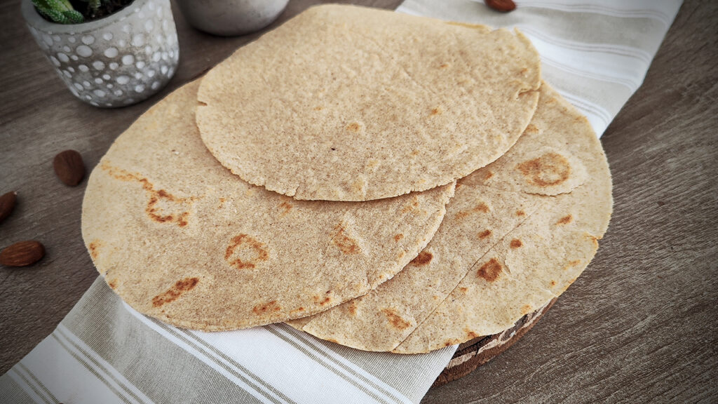 Piadina keto veloce con 3 ingredienti