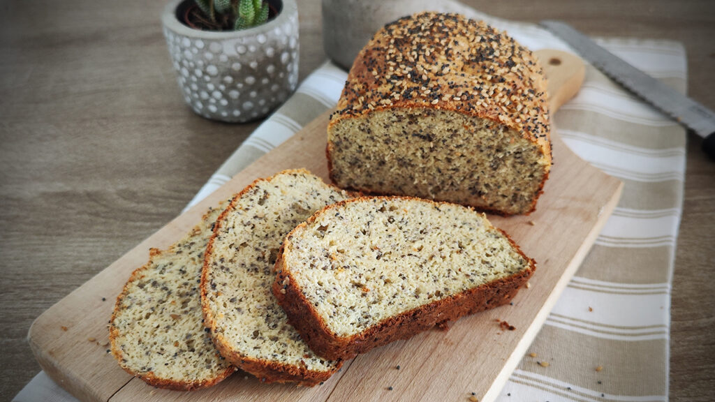 Pane in cassetta keto con semi di chia