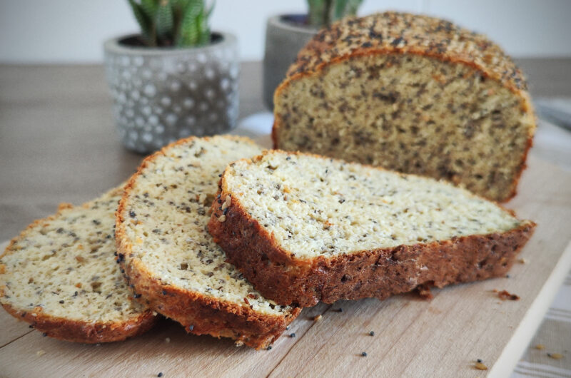 Pane in cassetta keto con semi di chia