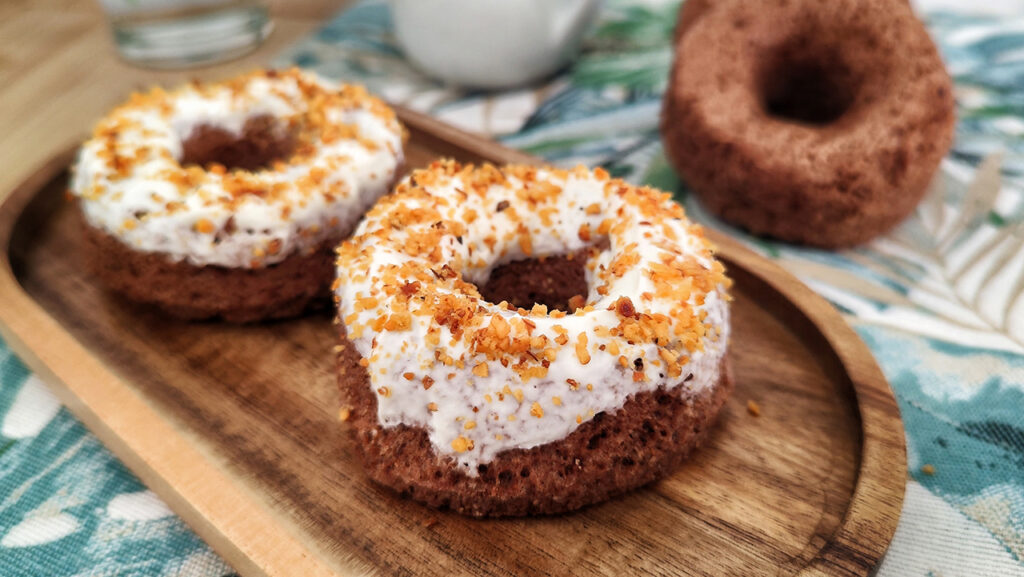 Ho trasformato pochi ingredienti in ciambelle keto alla cannella irresistibili in pochi minuti Ciambelle keto alla cannella