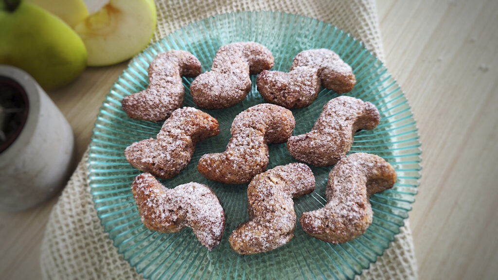 Biscotti low carb con mele e noci