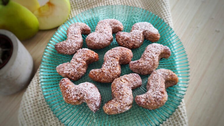 Hai mele e frutta secca? Fai i biscotti low carb più profumati dell’inverno! Biscotti low carb con mele e noci