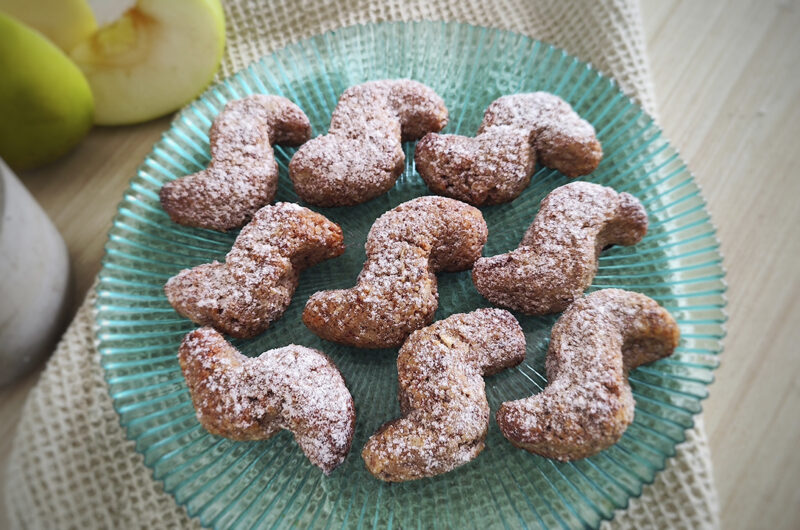 Biscotti low carb con mele e noci