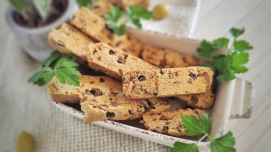 Cantucci salati keto con olive