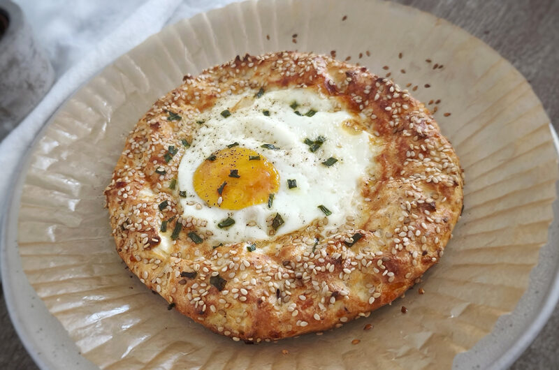 Focaccia keto al formaggio ripiena