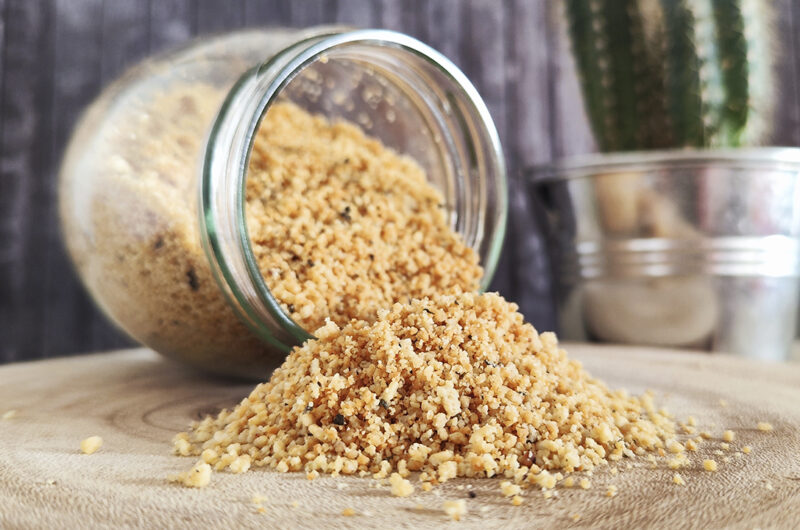 Pangrattato keto fatto in casa: croccante e senza glutine