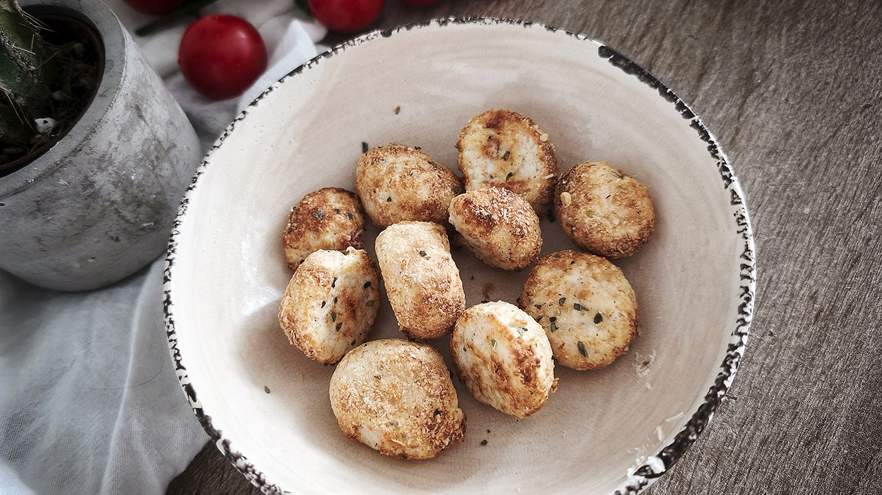 Pizza keto 3 ingredienti senza uova e farine Pizza keto 3 ingredienti senza uova e farine