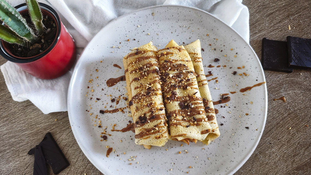 Avevo solo uova e una banana… e sono nate queste crepes pazzesche