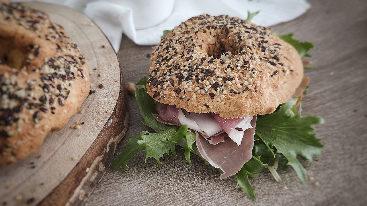 Pane keto alla mozzarella in friggitrice ad aria