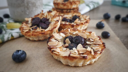 Tortine keto cocco e mirtilli senza glutine