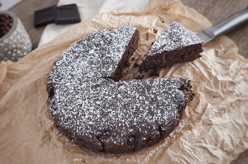 Torta keto al cioccolato cremosa senza farina