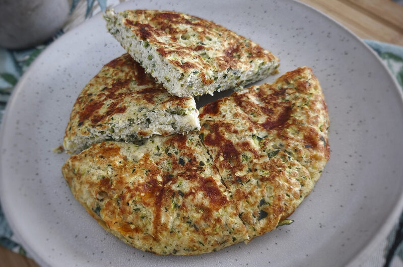 Torta keto di zucchine in padella
