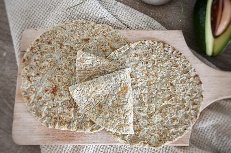 Piadina keto all'avocado senza farina e senza uova