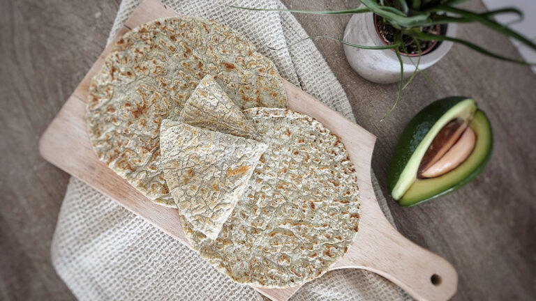 Piadina keto all'avocado