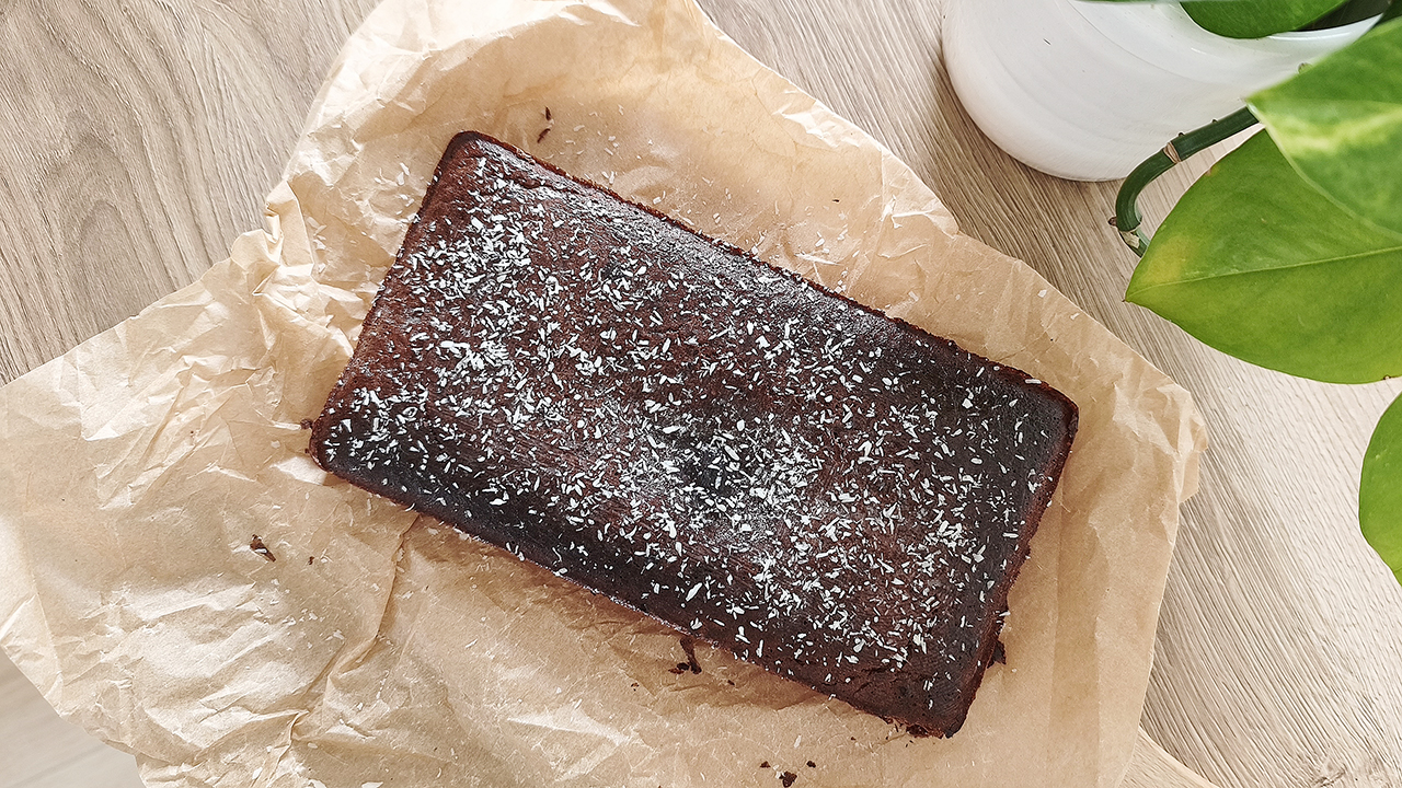 Brownie keto in friggitrice ad aria con fiocchi di latte
