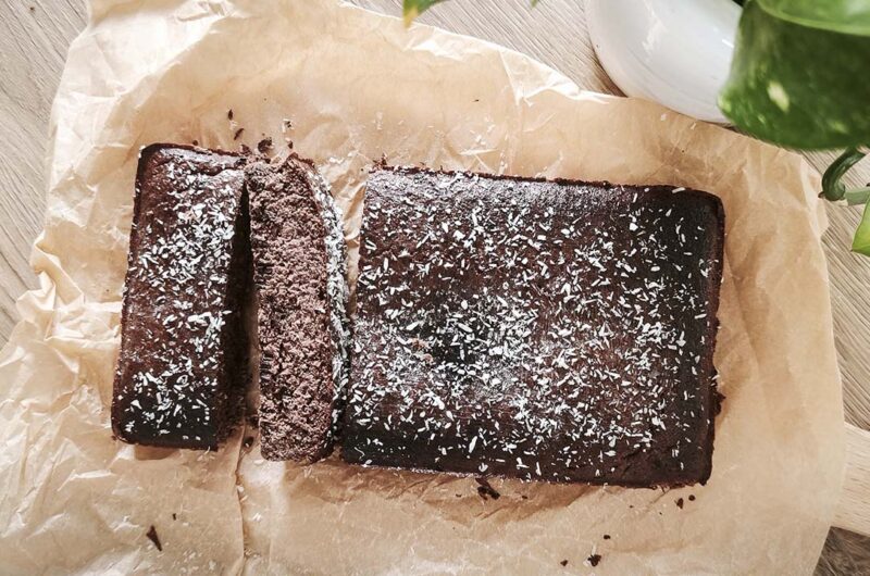 Brownie keto in friggitrice ad aria con fiocchi di latte