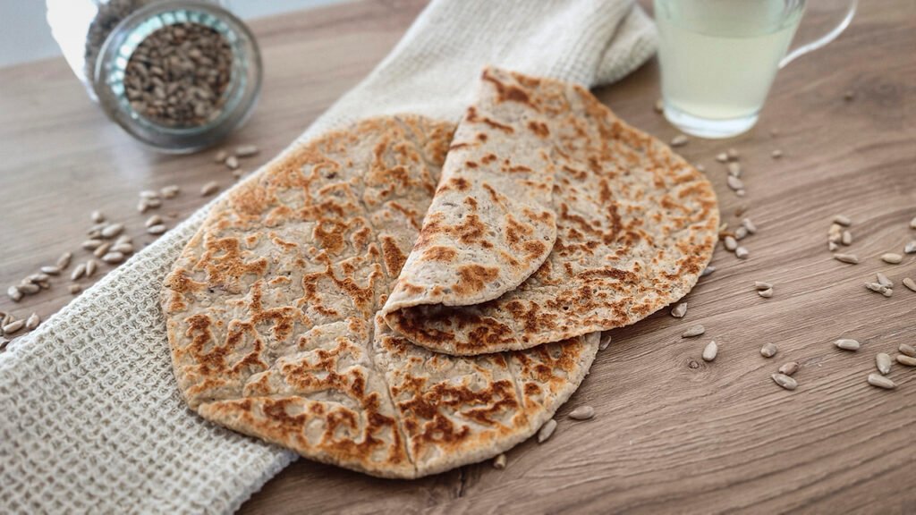 Piadina keto con siero dello yogurt senza frutta secca